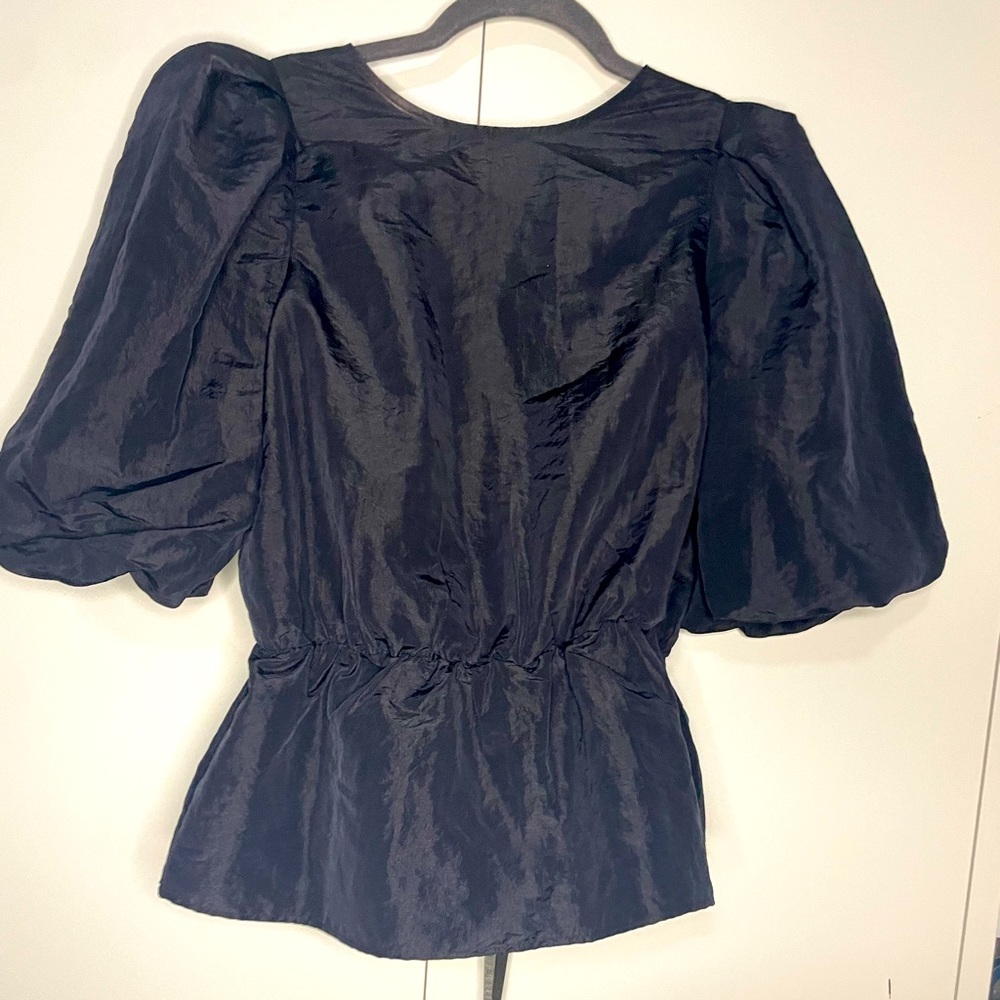H&M peplum shirt. Taffeta like material. Navy color. Size S.